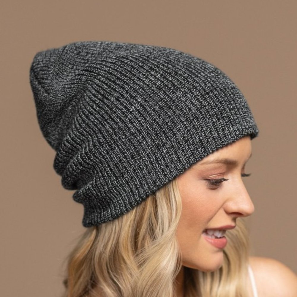 🚨 1 LEFT! Black/White Low Gauge Ribbed Knit Slouchy Beanie - Picture 4 of 7